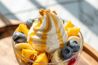 A variety of cottage cheese dessert recipes including cheesecake, parfaits, and fruit bowls